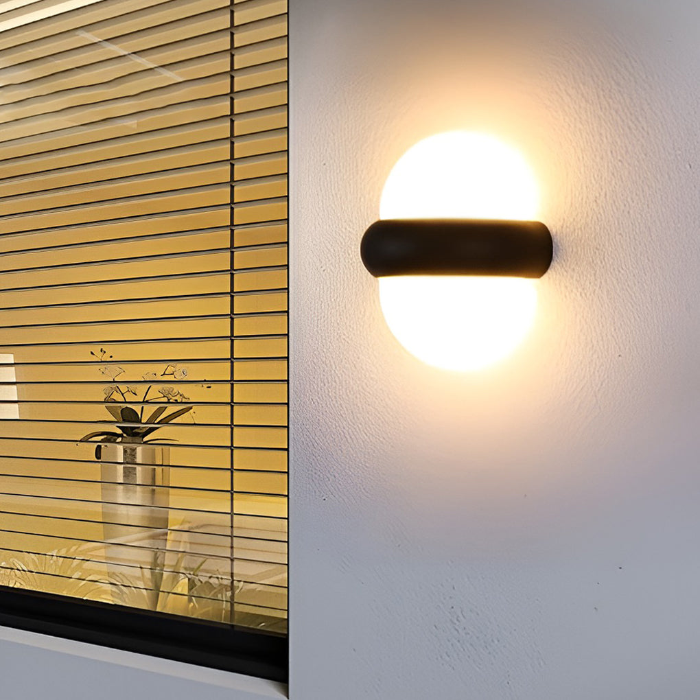 Modern Up Down LED Outdoor Wall Sconce Waterproof Aluminum Black
