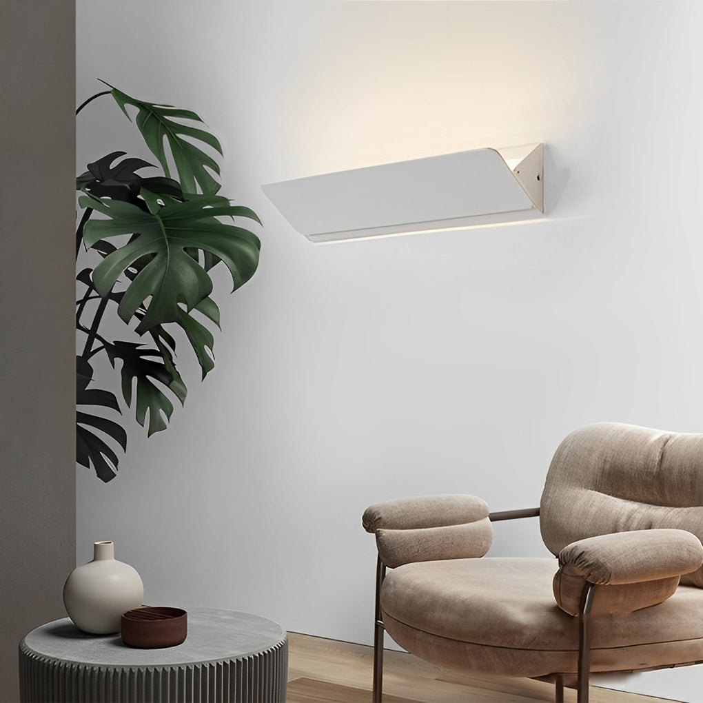Adjustable Rectangular LED Wall Lamp with 270° Rotation - White