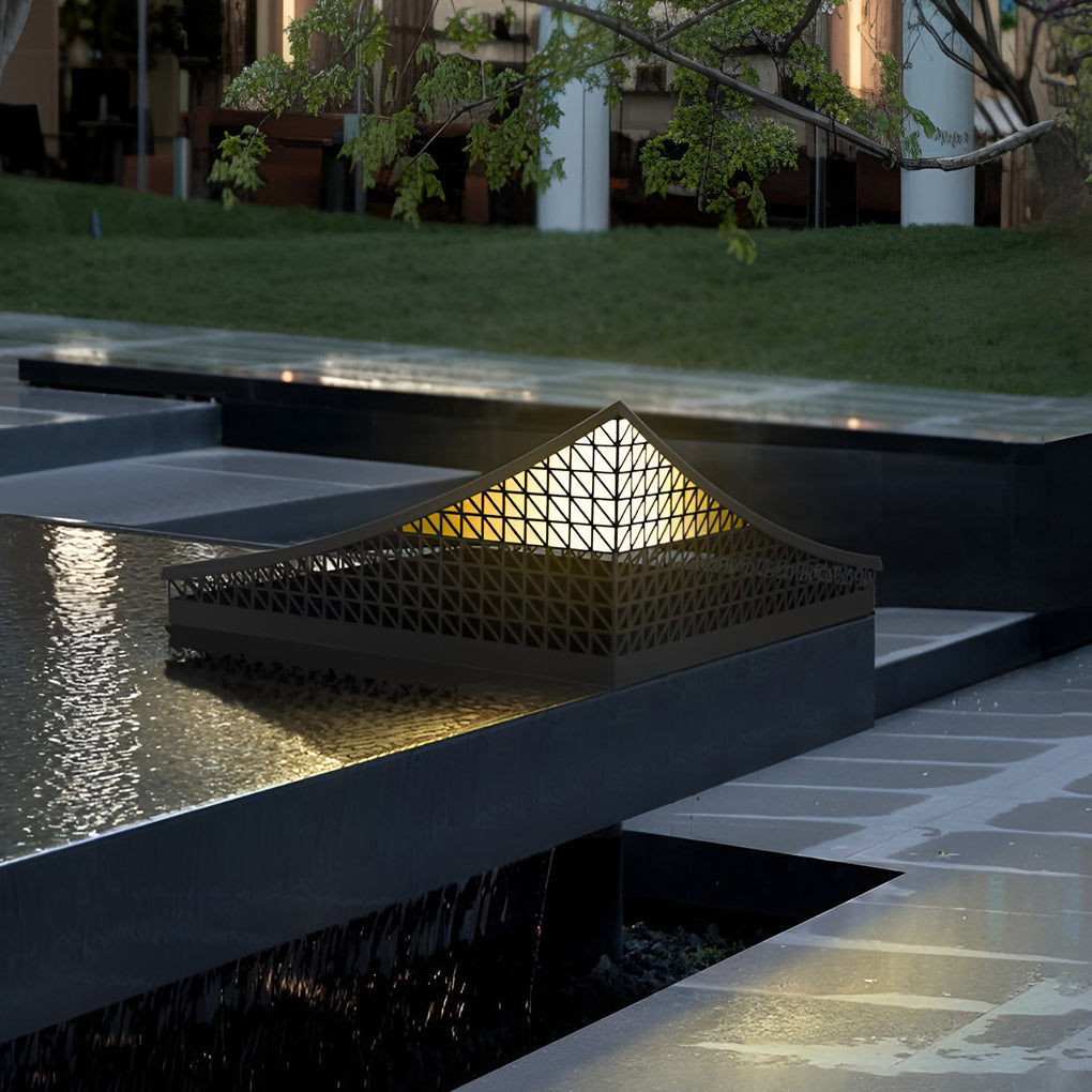 Industrial Solar Garden Light with Mesh Design