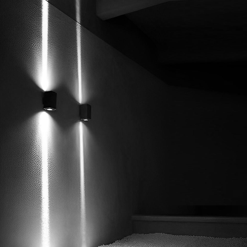 Modern Up Down LED Outdoor Wall Light Waterproof Aluminum