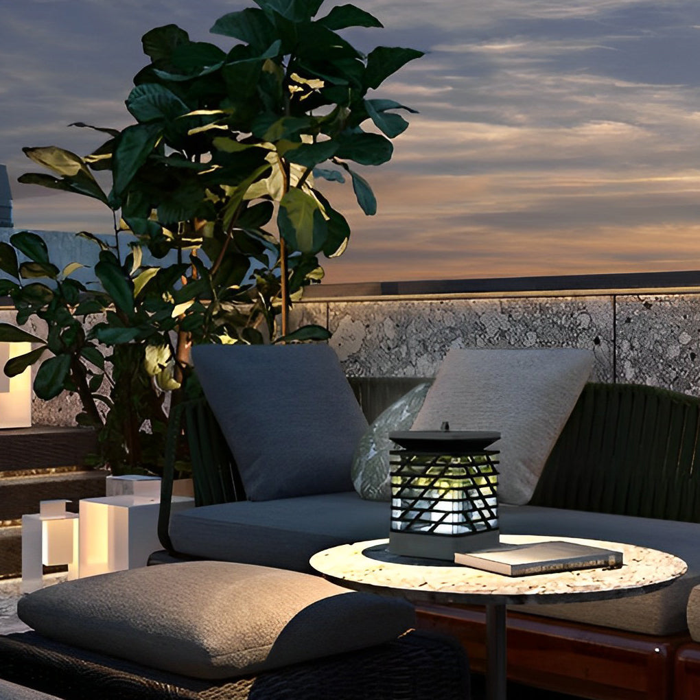 Solar LED Outdoor Lantern with Intelligent Light Sensing