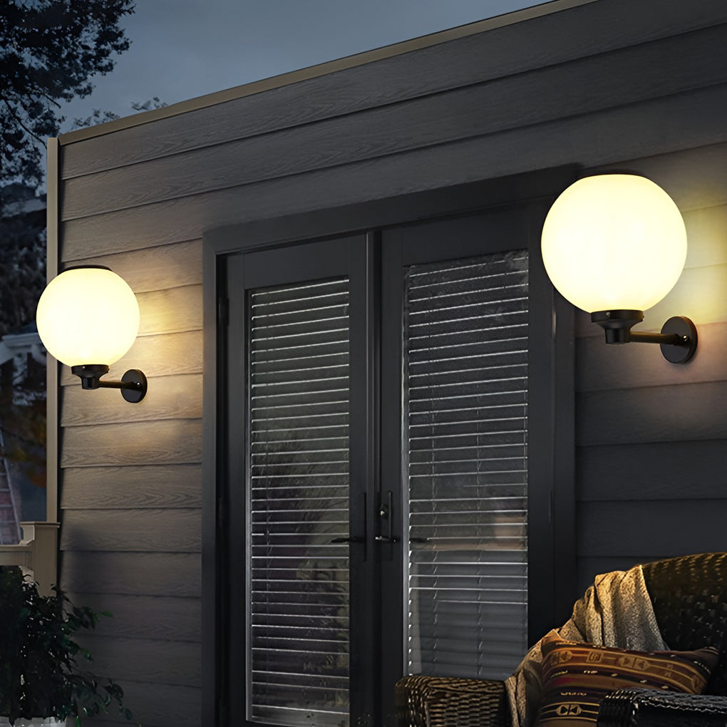 Round Solar LED Outdoor Wall Light with Three-Step Dimming