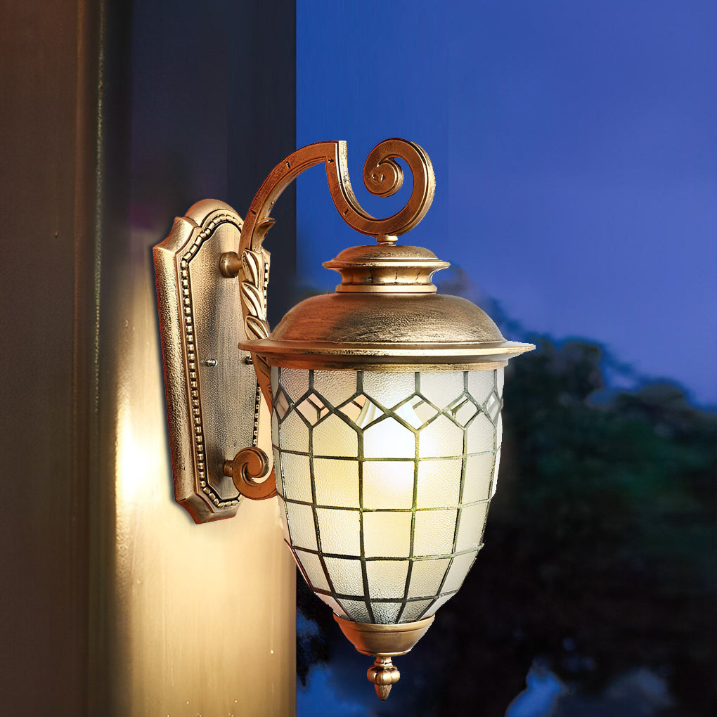 Minimalist Outdoor Wall Light - Die-Cast Aluminum & Glass