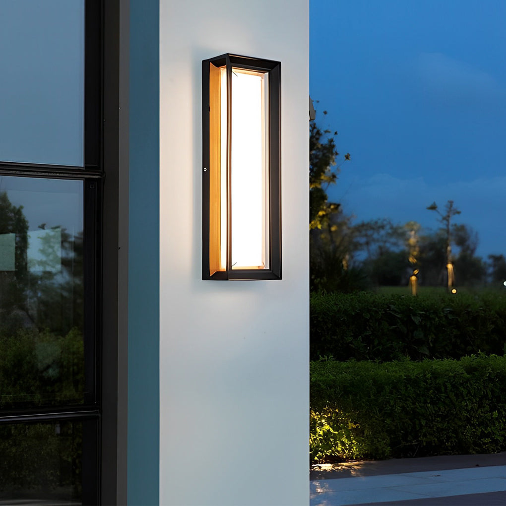 Modern Waterproof Aluminum Outdoor Wall Light with PC Shade