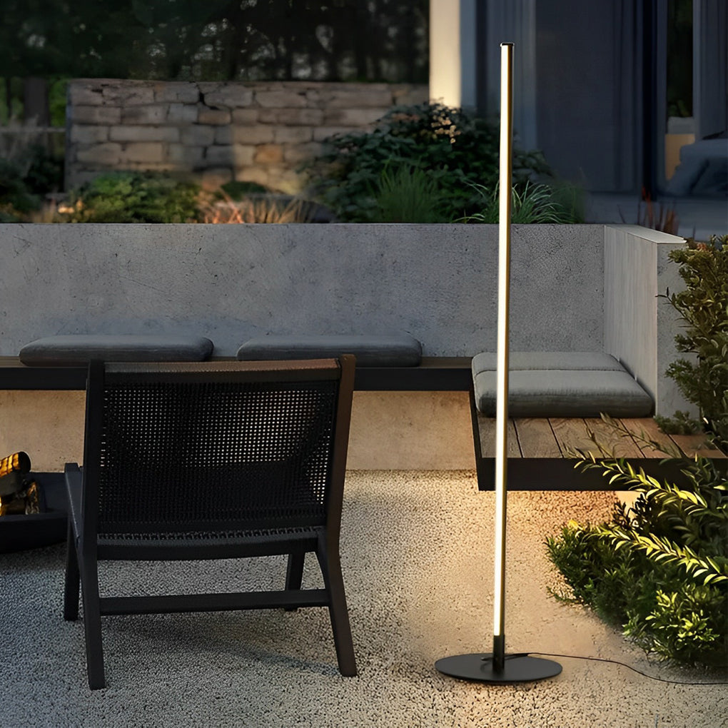 Modern Outdoor LED Linear Floor Lamp Black Aluminum IP65 Waterproof