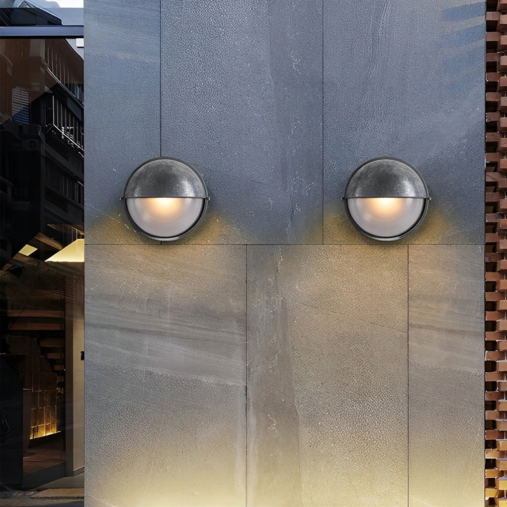 Cast Aluminum Glass Outdoor Wall Lamp - Modern Industrial Design