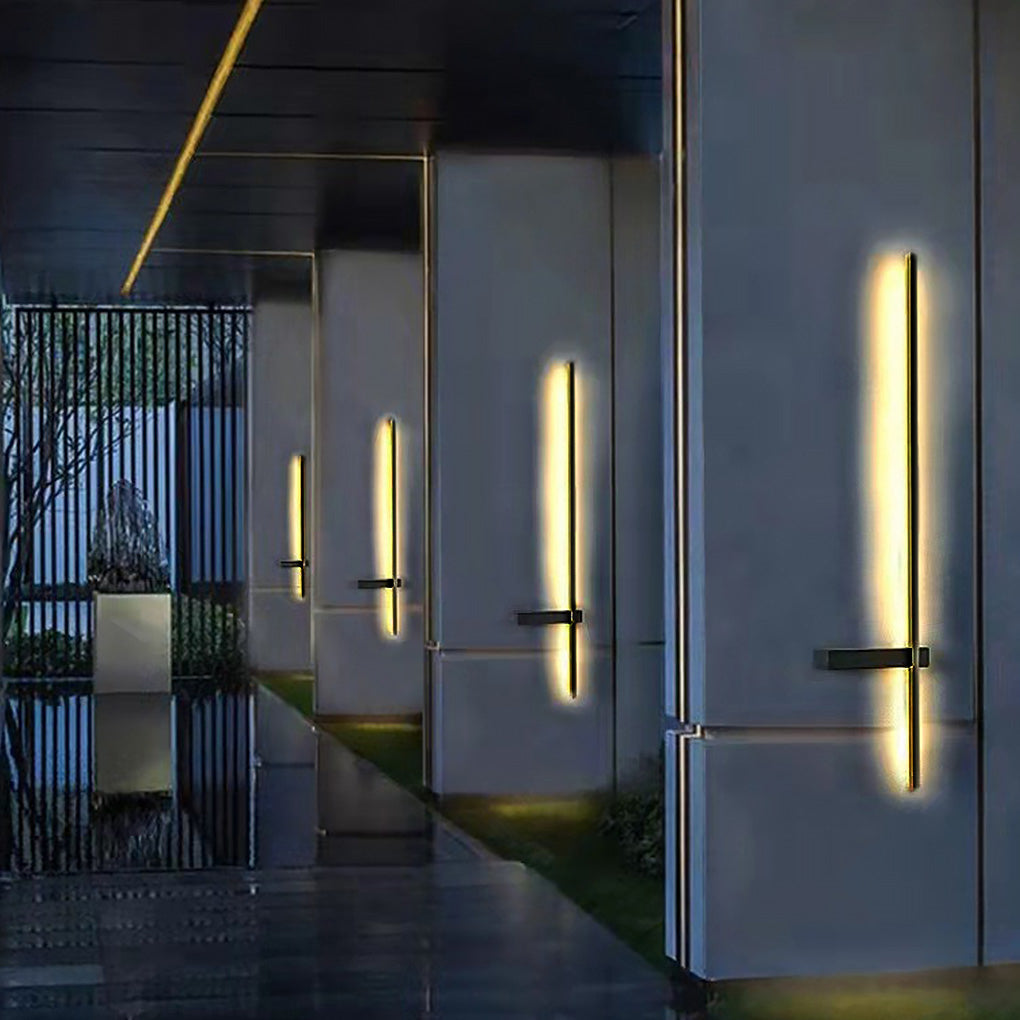 Modern Black Aluminum LED Outdoor Wall Light with Interlaced Design