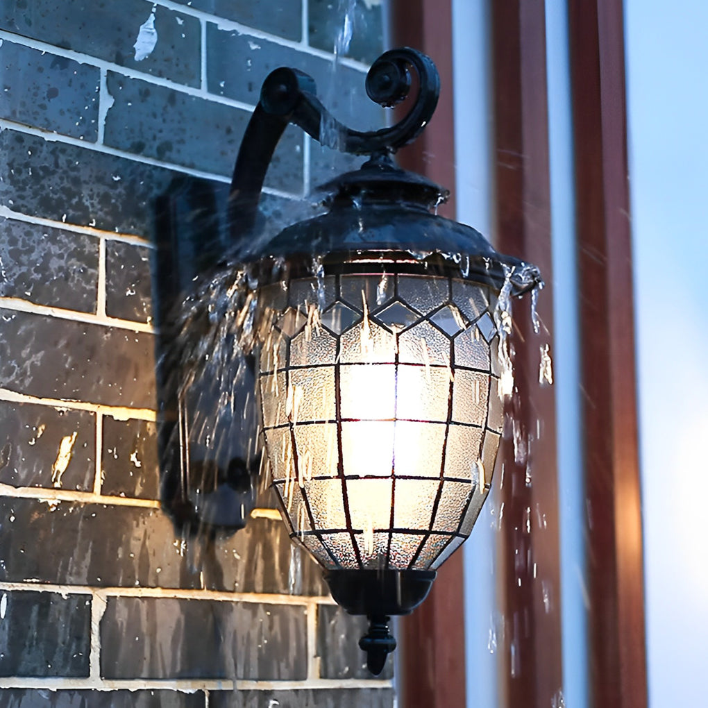 Minimalist Outdoor Wall Light - Die-Cast Aluminum & Glass