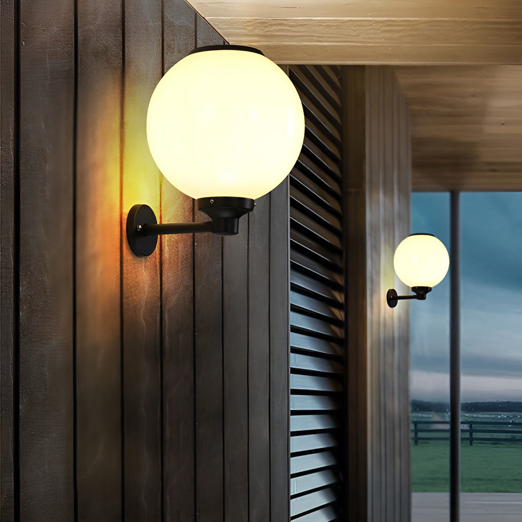 Round Solar LED Outdoor Wall Light with Three-Step Dimming