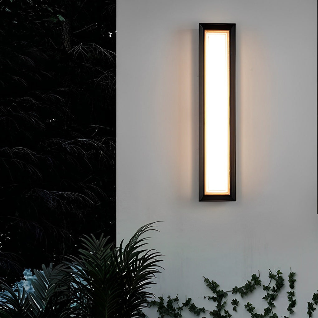 Modern Waterproof Aluminum Outdoor Wall Light with PC Shade