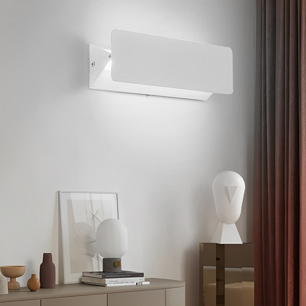 Adjustable Rectangular LED Wall Lamp with 270° Rotation - White