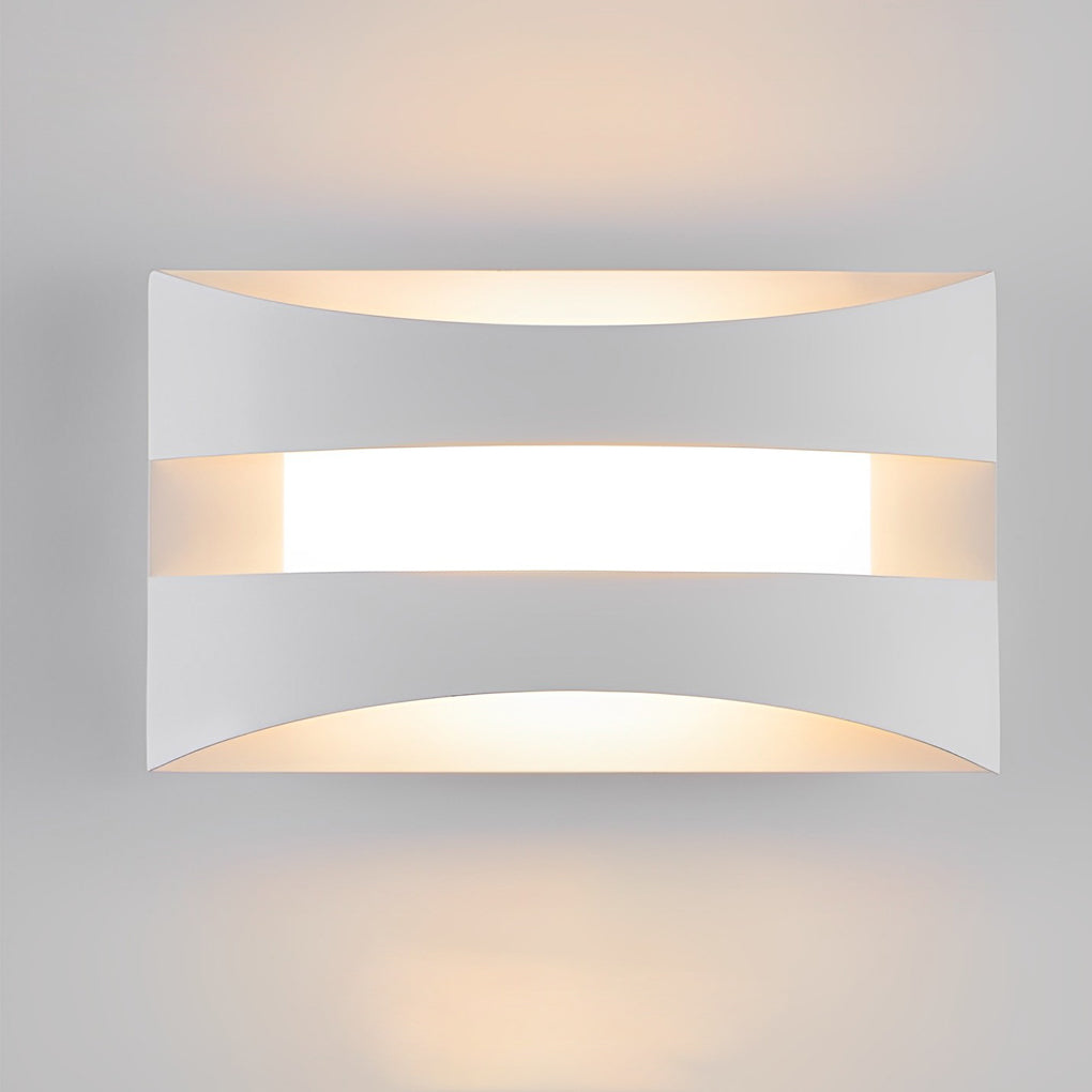 Minimalist LED Wall Sconce – Iron & Acrylic Nordic Design