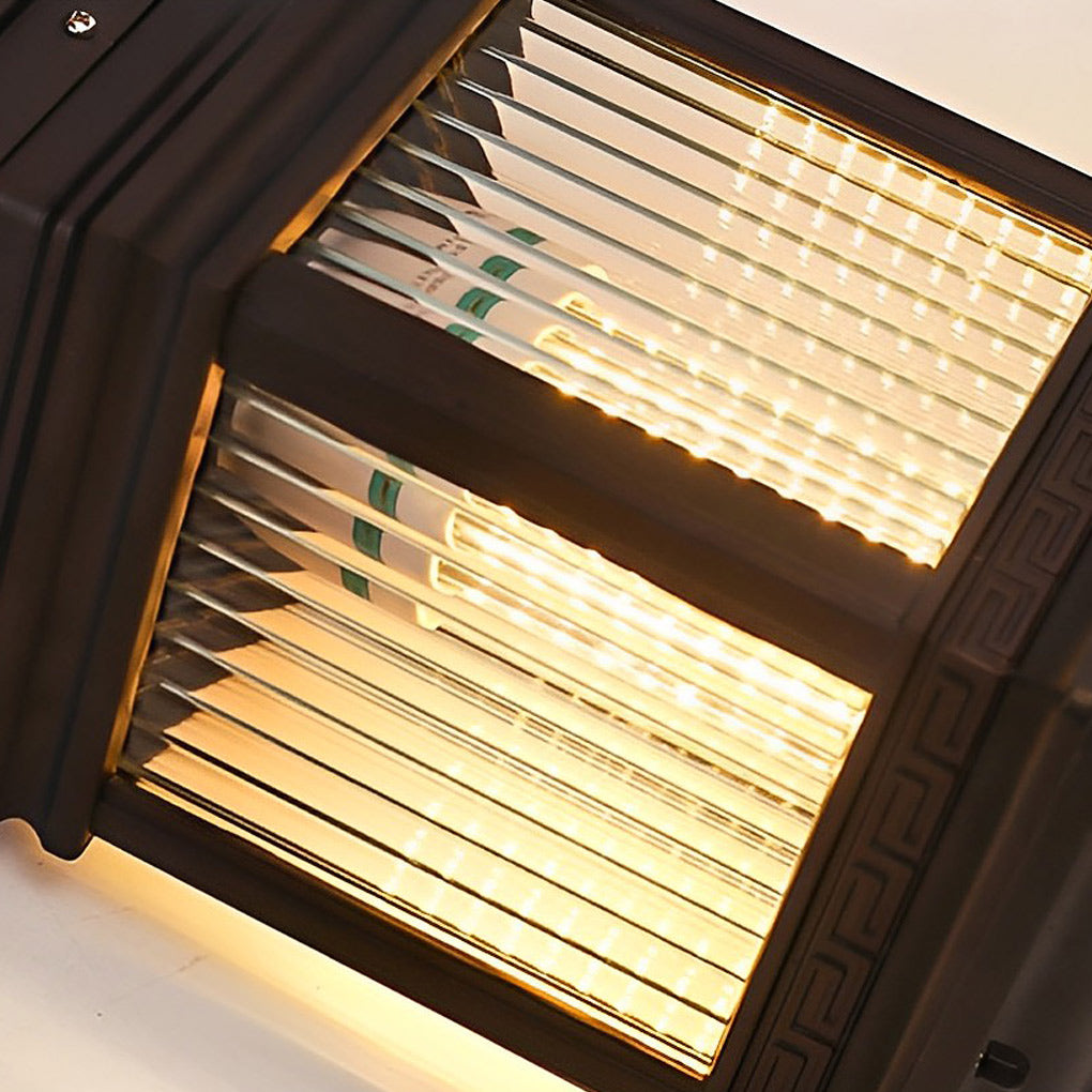 Retro Grille Glass Outdoor Solar Fence Post Light