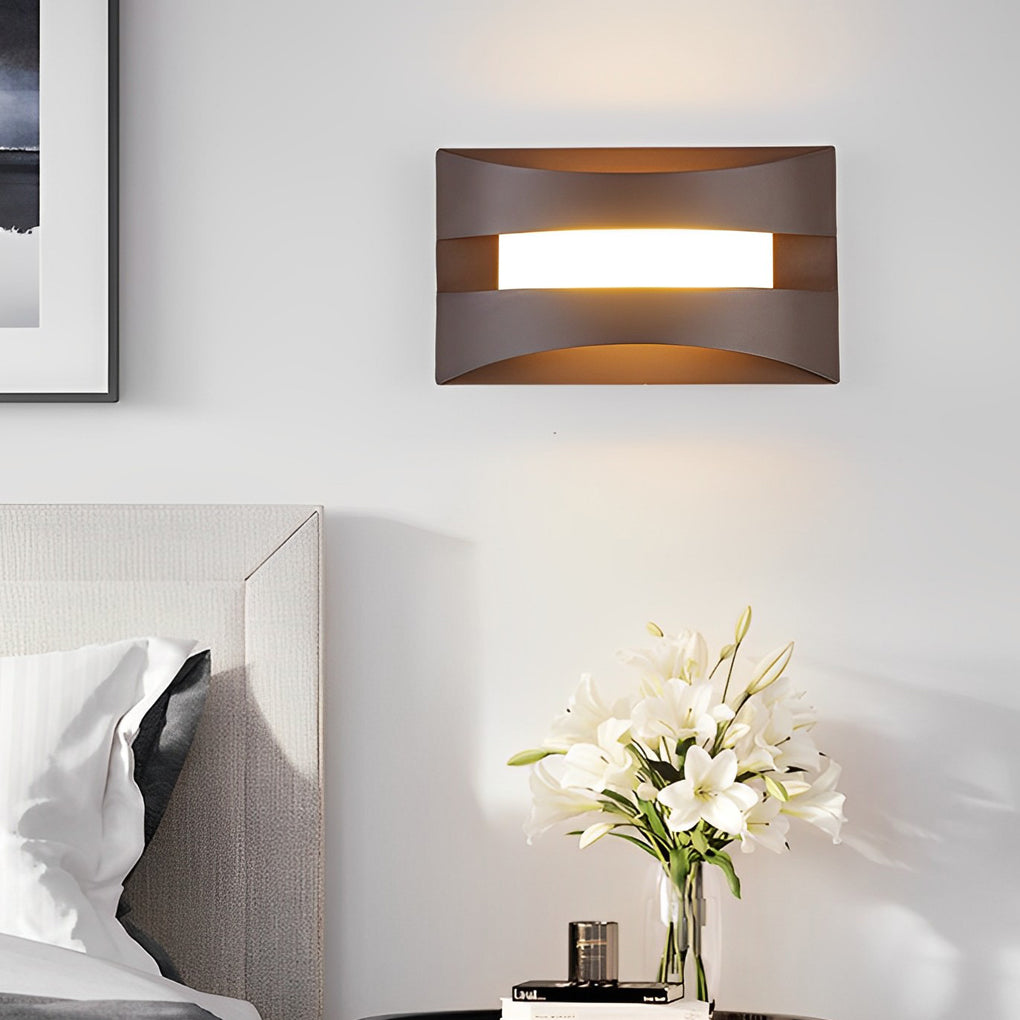 Minimalist LED Wall Sconce – Iron & Acrylic Nordic Design