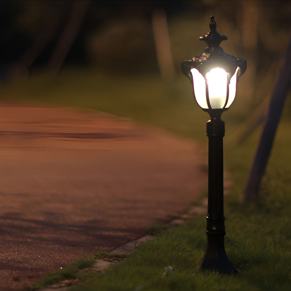 Industrial Outdoor Pathway Lamp Post - Die-Cast Aluminum & Glass