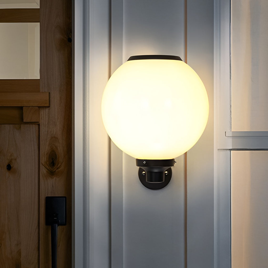 Round Solar LED Outdoor Wall Light with Three-Step Dimming