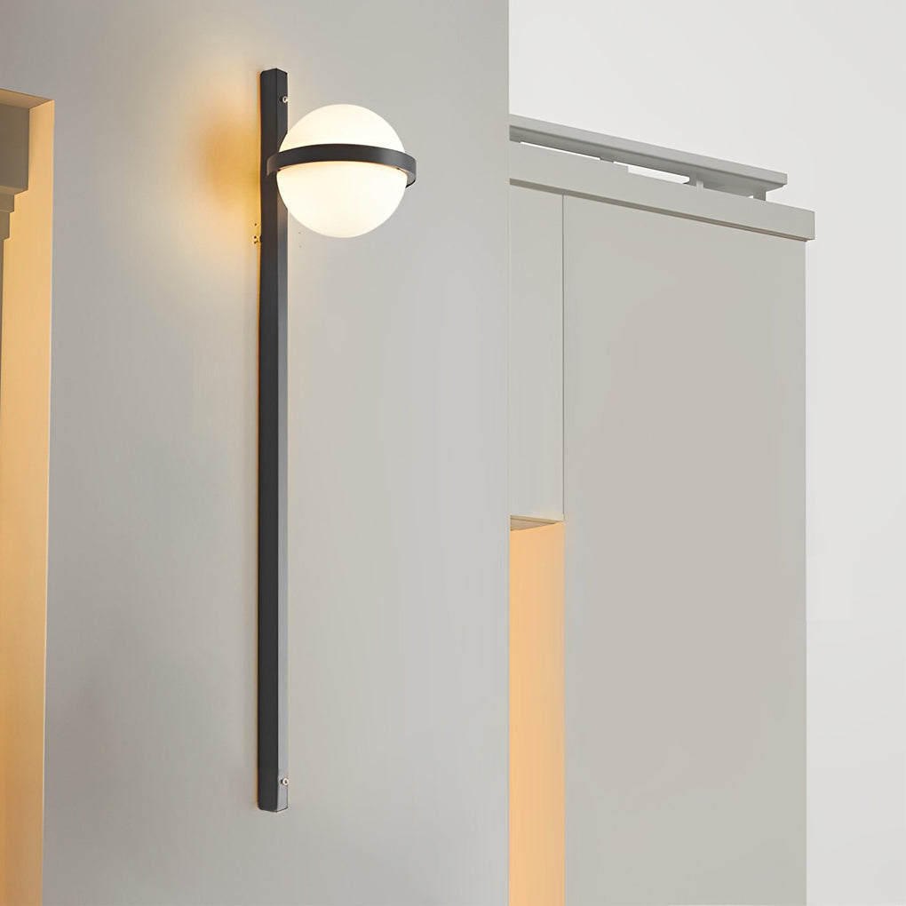 Modern Outdoor Wall Light with Flowerpot Design in Black
