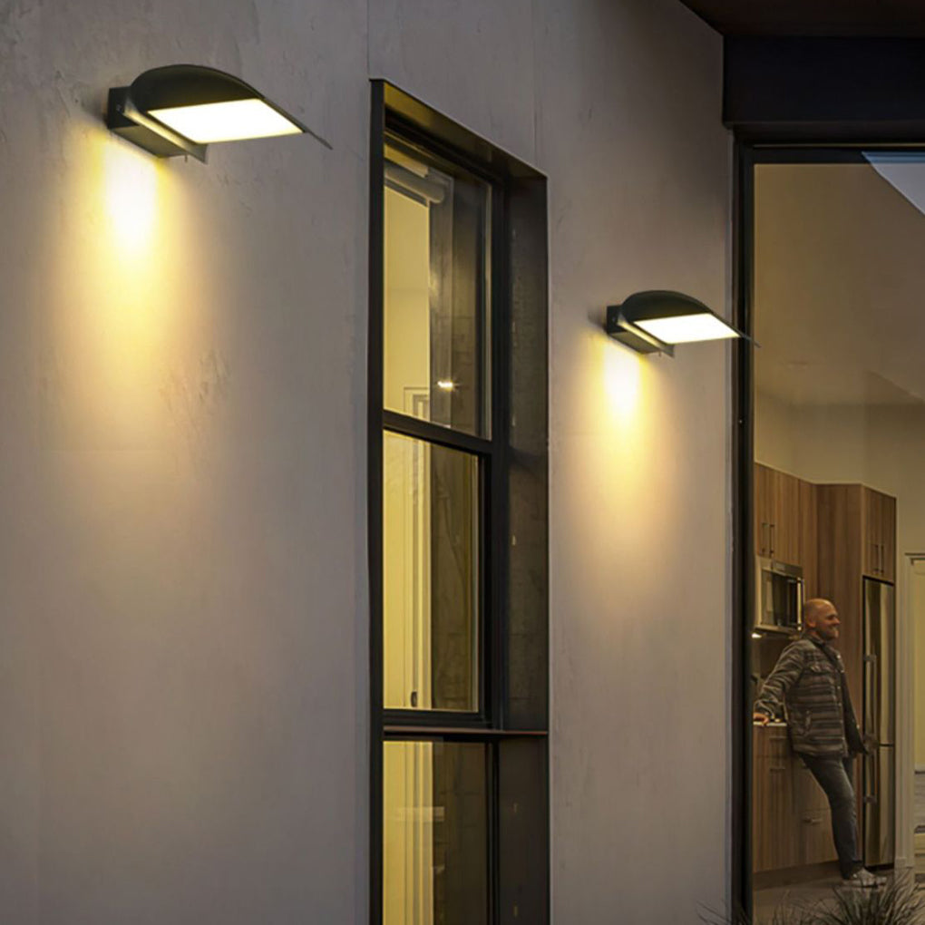 Curved LED Outdoor Wall Lamp – Black Aluminum Waterproof Sconce