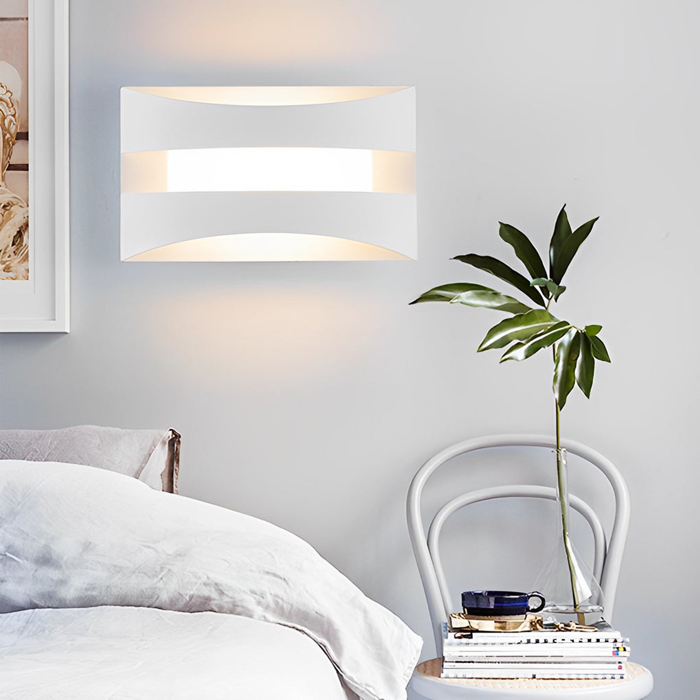 Minimalist LED Wall Sconce – Iron & Acrylic Nordic Design