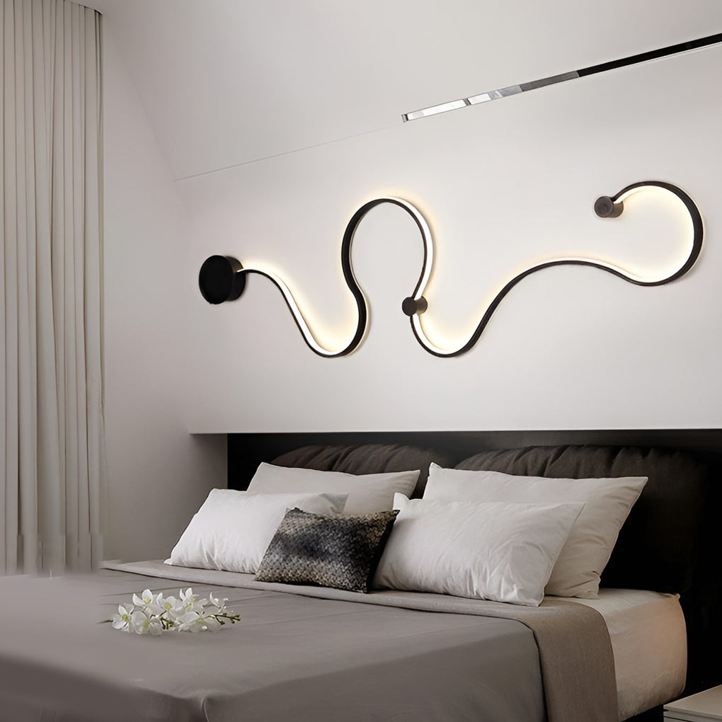 Curved Linear LED Wall Sconce - Modern Black Metal Wall Light