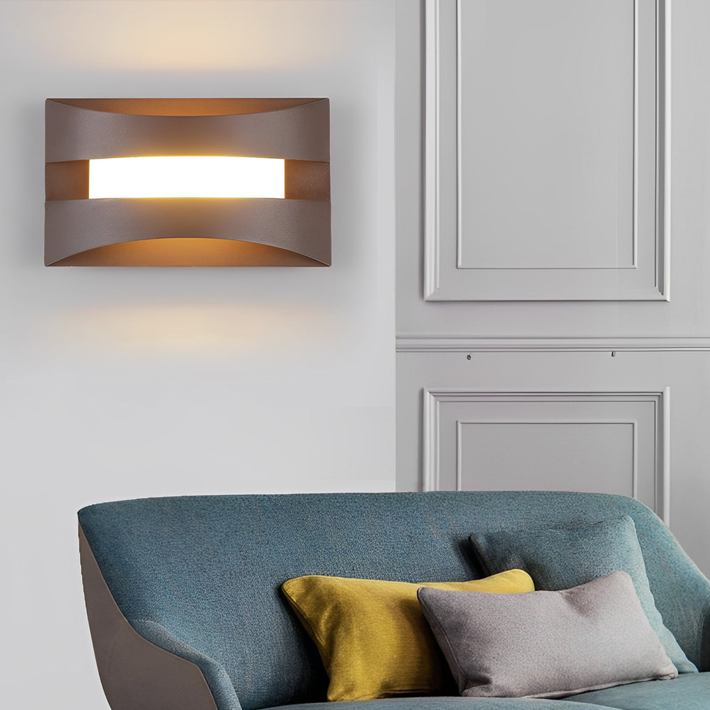 Minimalist LED Wall Sconce – Iron & Acrylic Nordic Design