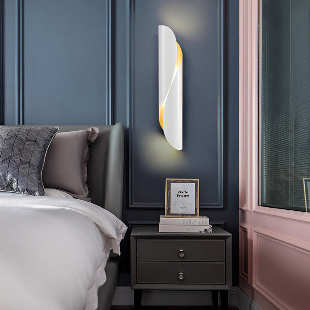 Modern Arc Wall Sconce – Industrial Metal Design with Gold Accent
