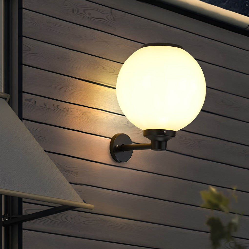 Round Solar LED Outdoor Wall Light with Three-Step Dimming