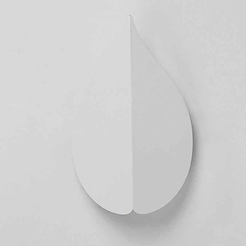 Modern Leaf Shaped Wall Sconce - Acrylic & Metal - Warm White LED