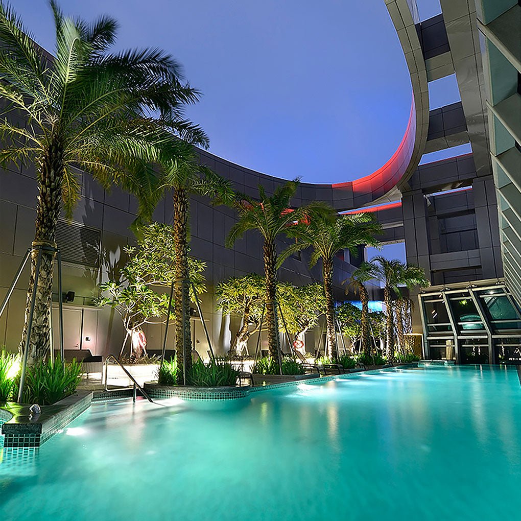 Adjustable LED Underwater Pool Light for Landscape & Outdoor Pools