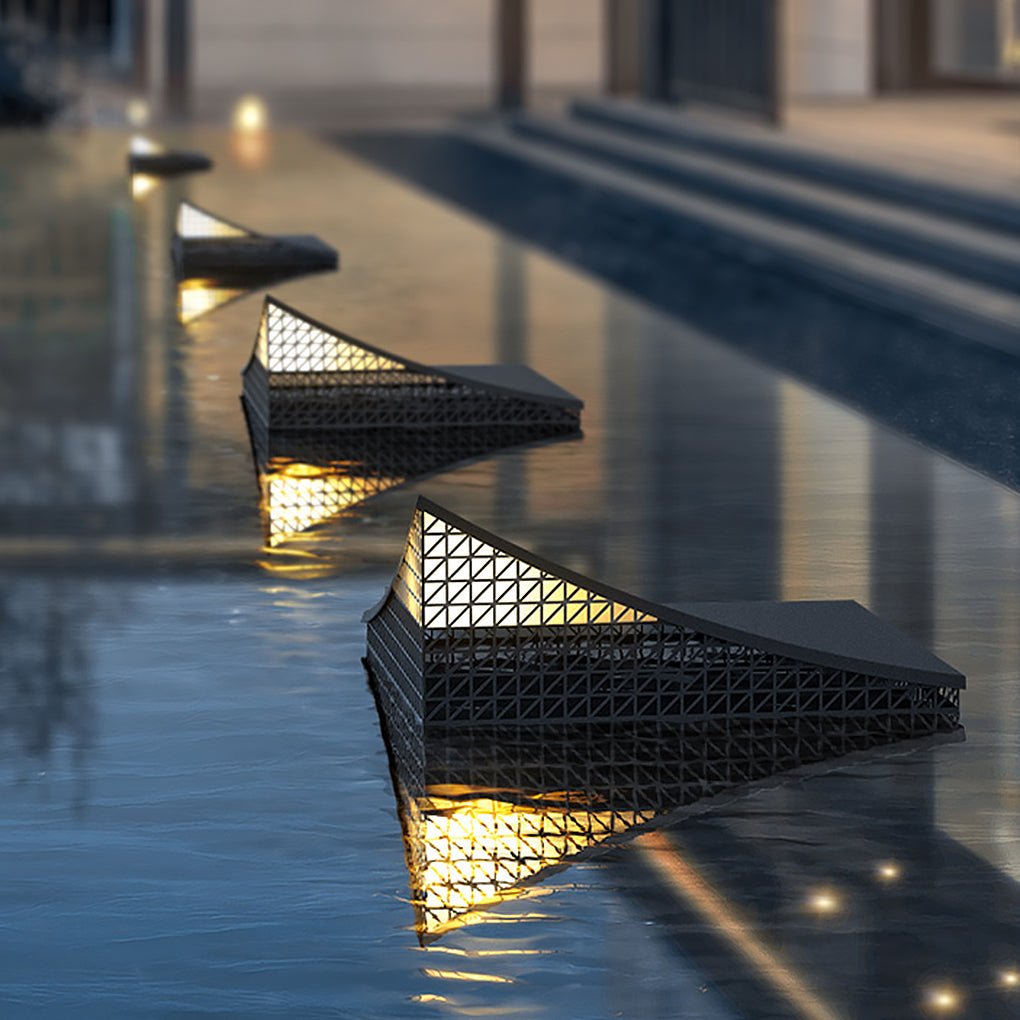 Industrial Solar Garden Light with Mesh Design