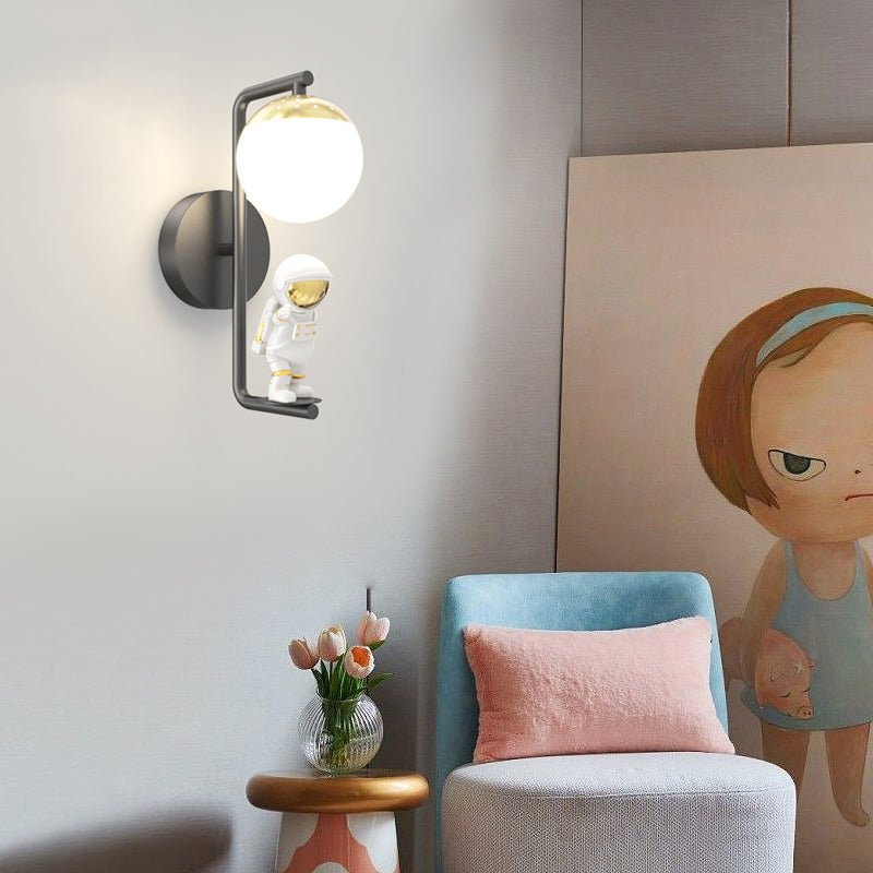 Modern Astronaut LED Wall Light with 3-Step Dimming