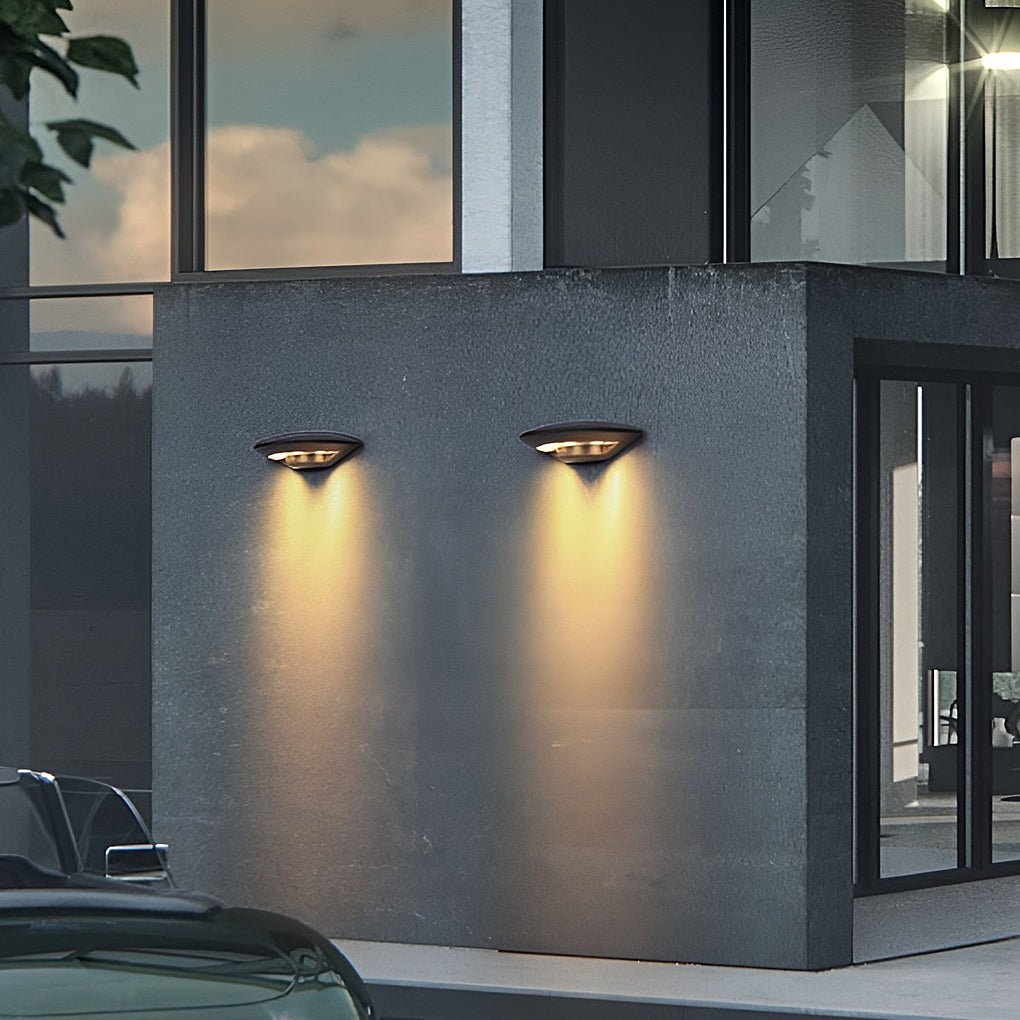 Modern LED Outdoor Wall Light | Industrial Aluminum Design