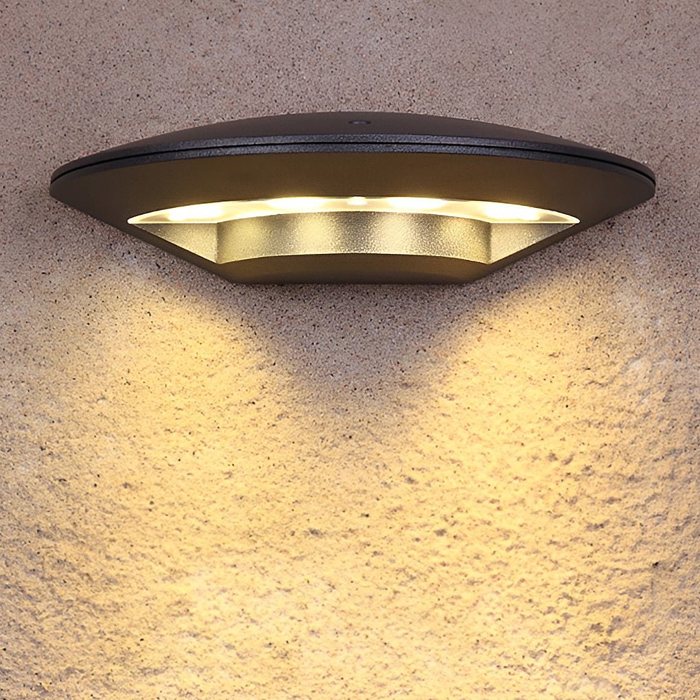 Modern LED Outdoor Wall Light | Industrial Aluminum Design