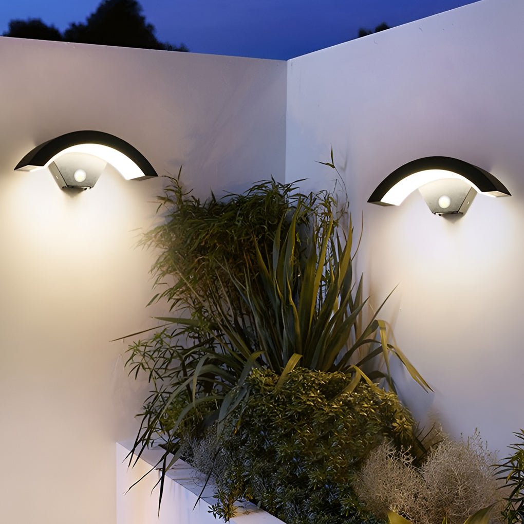 Industrial Curved LED Outdoor Wall Light Black Aluminum Downlight