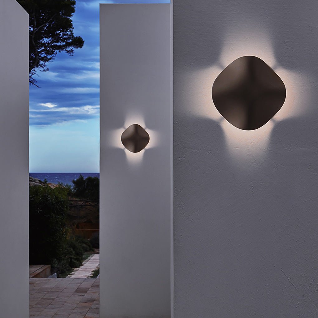 Layered Floral Design Outdoor LED Landscape Light | Die-Cast Aluminum