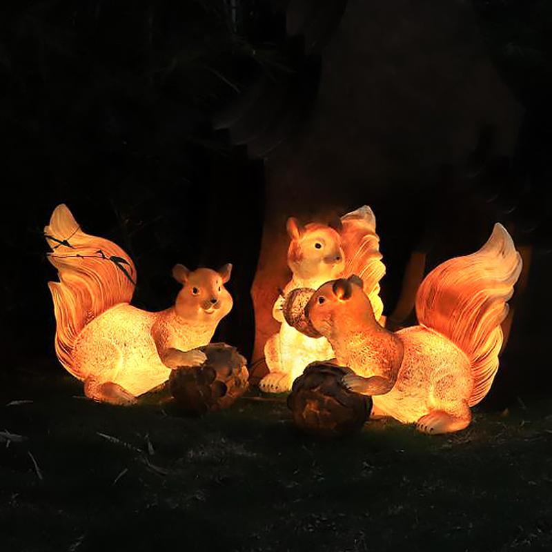 Resin Squirrel Garden Light LED Waterproof Outdoor Landscape