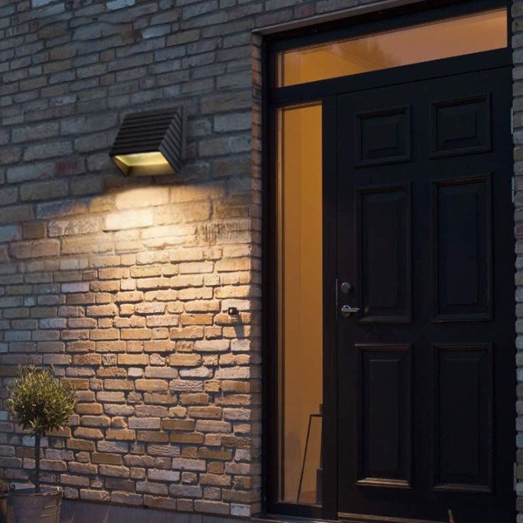 Modern Outdoor Waterproof LED Wall Light - Aluminum Black