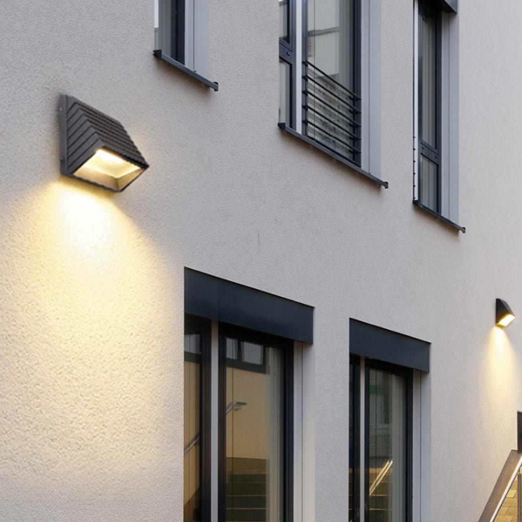 Modern Outdoor Waterproof LED Wall Light - Aluminum Black