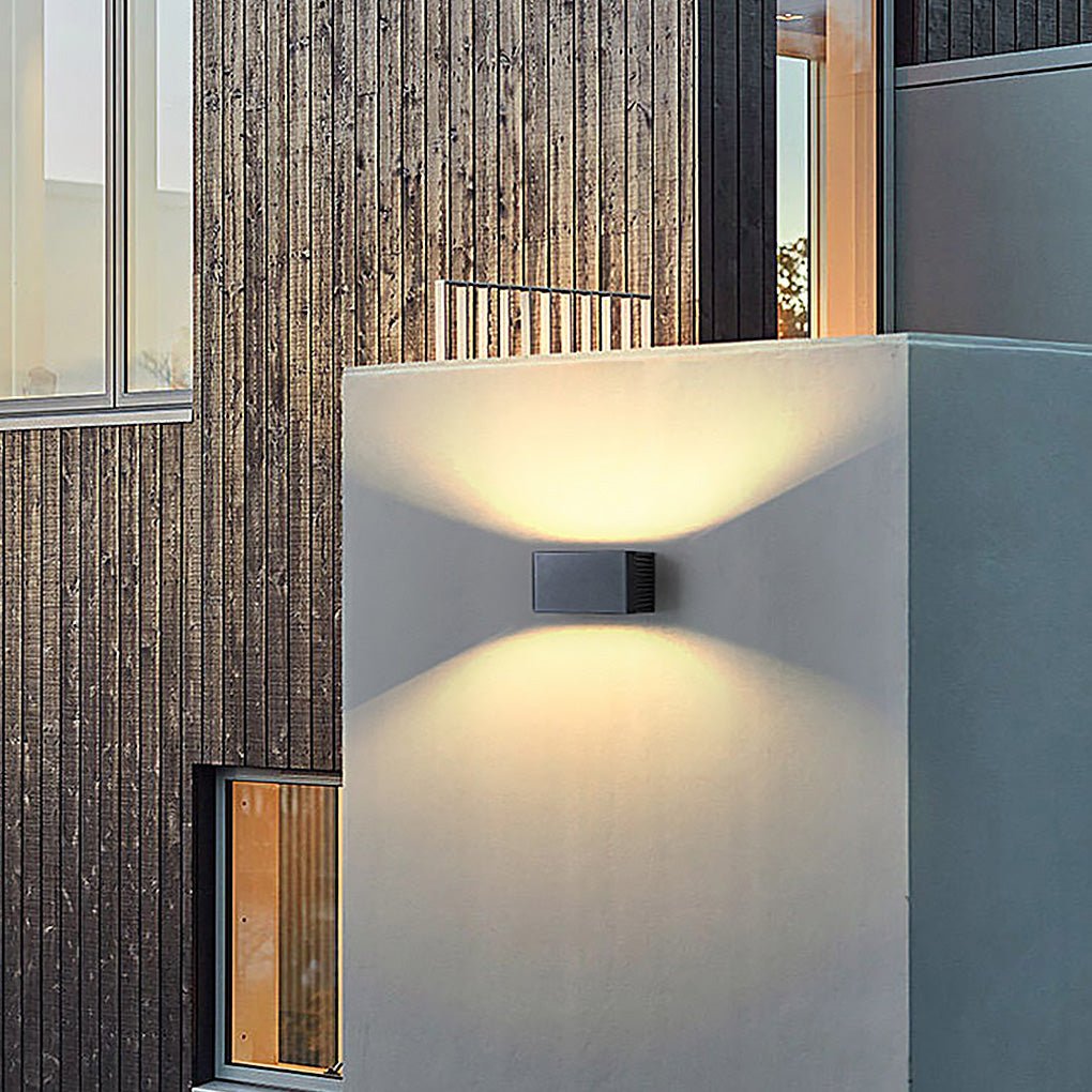 Minimalist LED Outdoor Wall Light with Up Down Lighting IP54