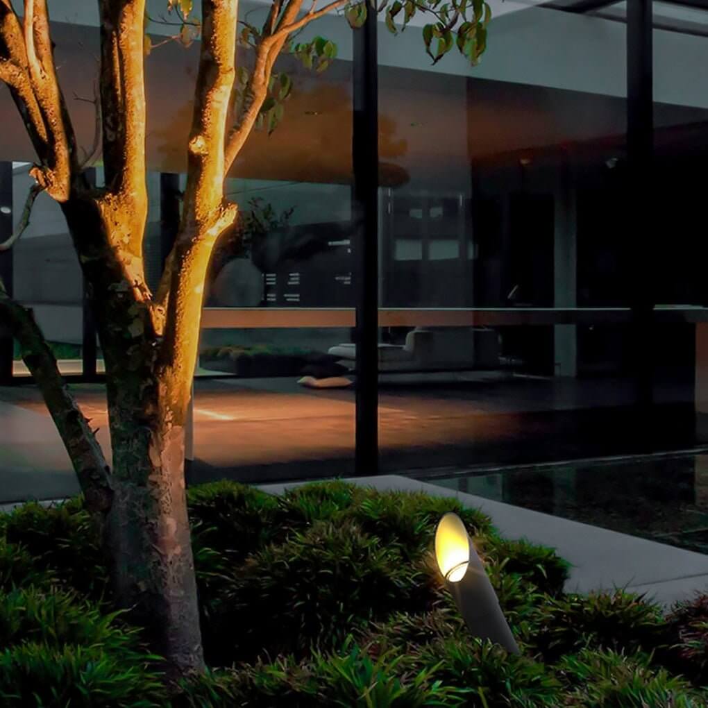 Adjustable LED Spotlight for Trees & Gardens – Outdoor Landscape