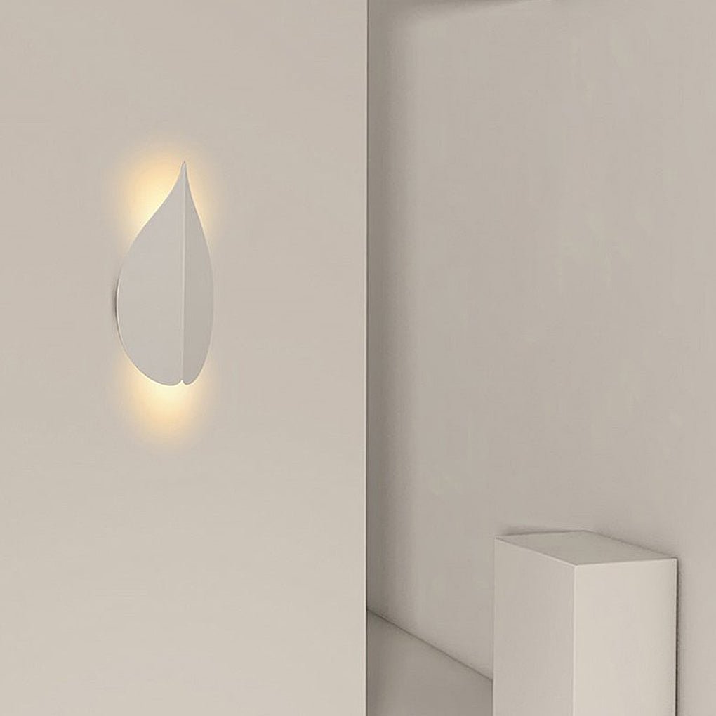 Modern Leaf Shaped Wall Sconce - Acrylic & Metal - Warm White LED
