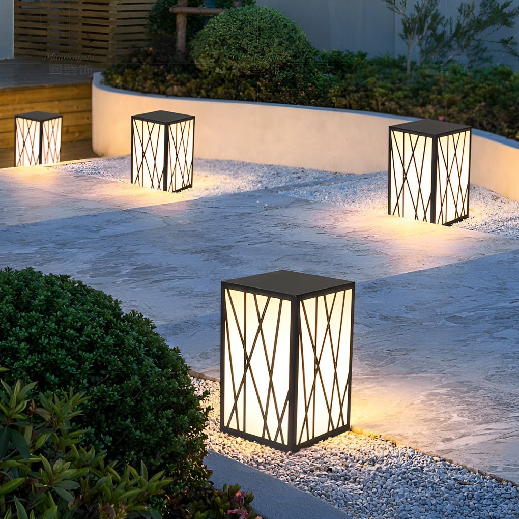 Square Solar LED Bollard Light Modern Linear Pattern 20W Black