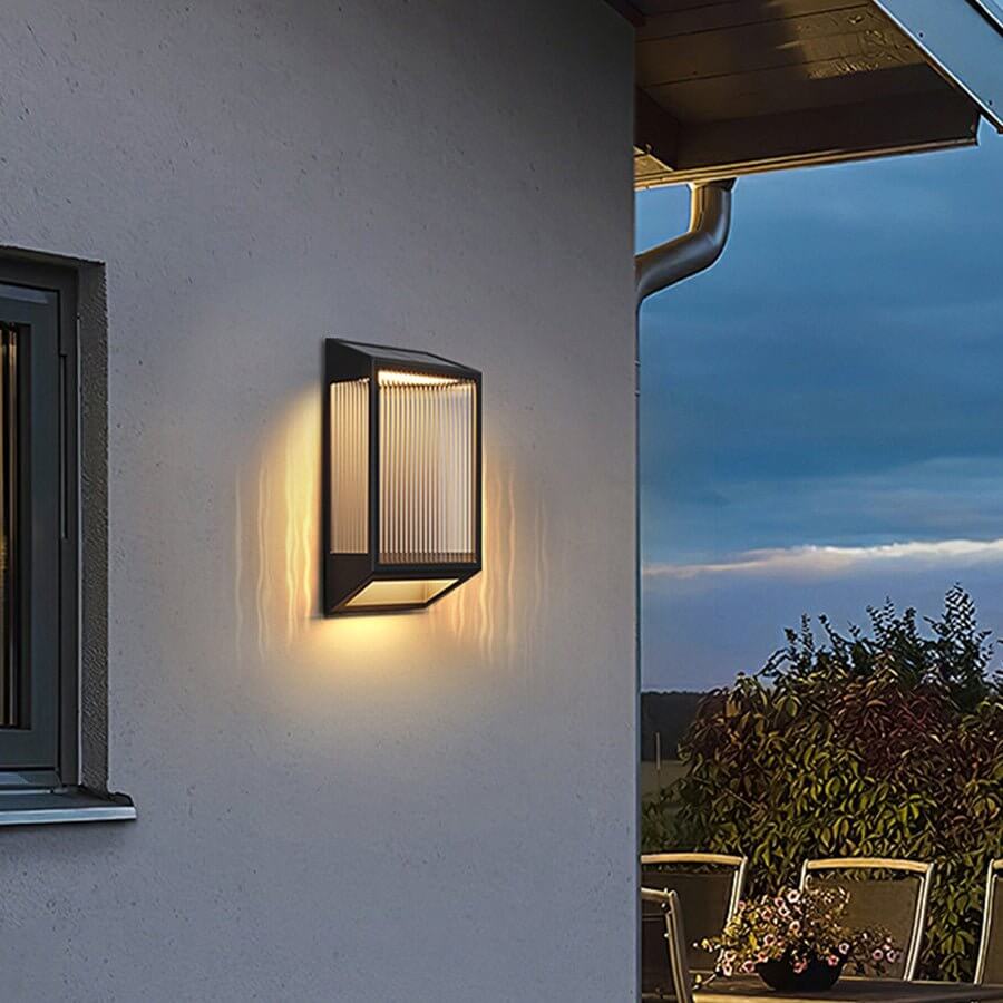 Modern Vertical Ripped Acrylic LED Outdoor Wall Lamp Waterproof