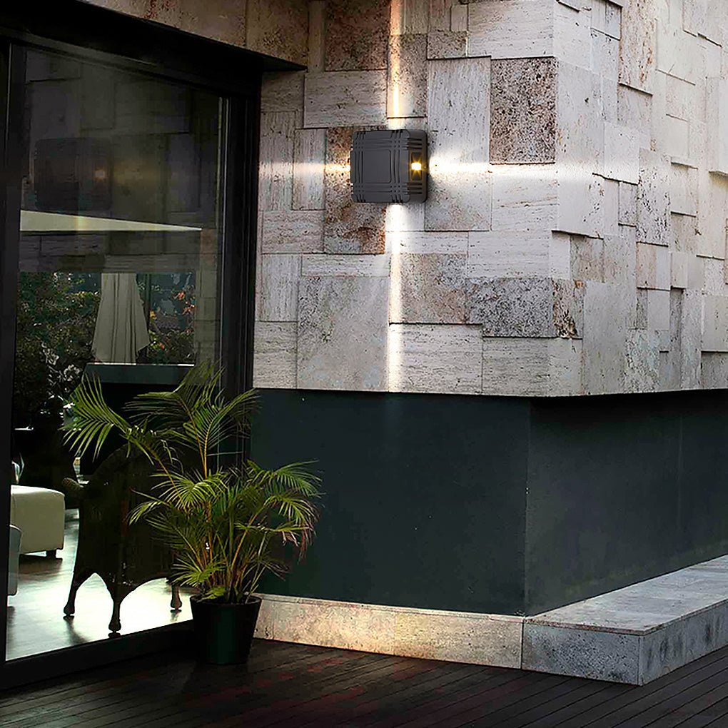 Modern Outdoor LED Wall Light – Waterproof Aluminum Finish