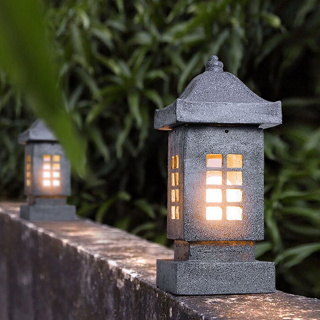 Stone-Look Resin LED Pillar Light for Outdoor Landscape Lighting