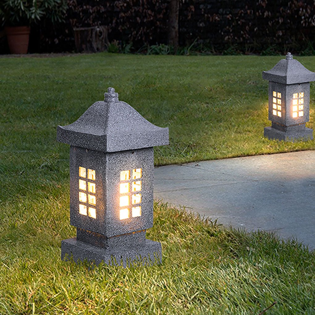 Stone-Look Resin LED Pillar Light for Outdoor Landscape Lighting
